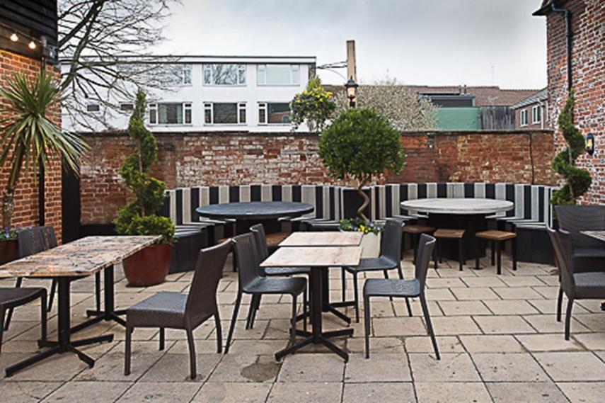 The Hatchet Inn Wetherspoon Newbury  Exterior foto